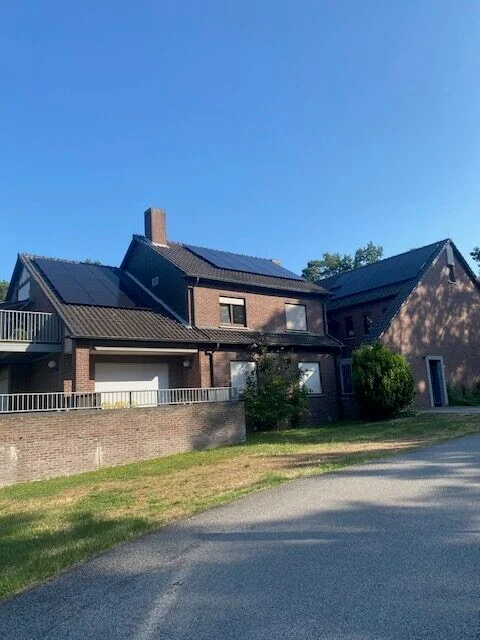 Zonnepanelen installatie op dak